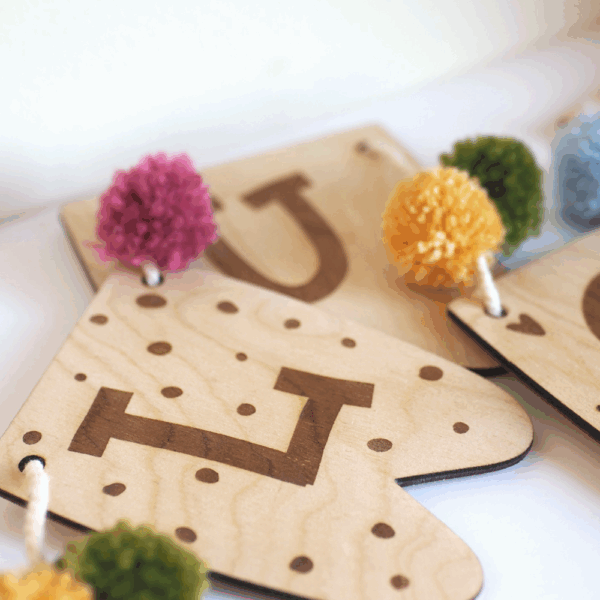 GUIRNALDA INFANTIL PERSONALIZADA (El precio se calculará al introducir el texto) - Imagen 2