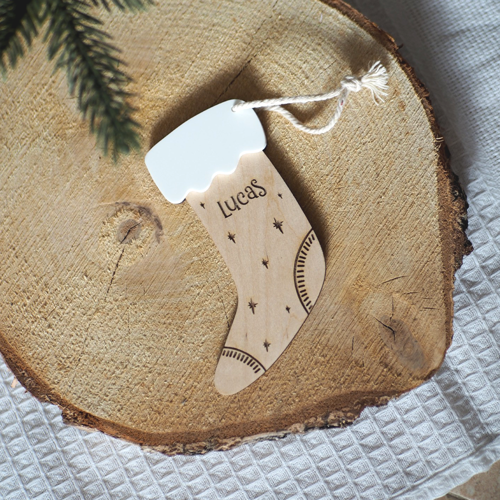 adorno de navidad personalizado de madera con forma de calcetín ideal para regalar